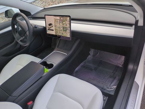 Used 2021 Tesla Model 3 Long Range image 30