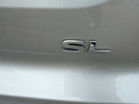Used 2025 Nissan Pathfinder SL FWD image 4