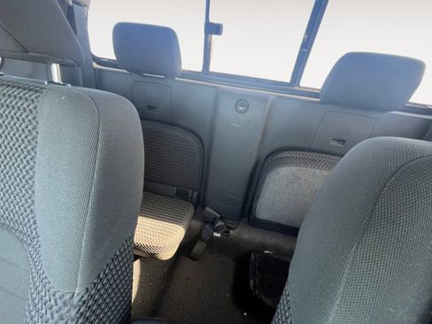 Used 2016 Nissan Frontier SV image 12