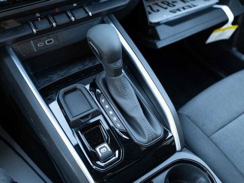 Used 2025 Chevrolet Colorado W/T image 19