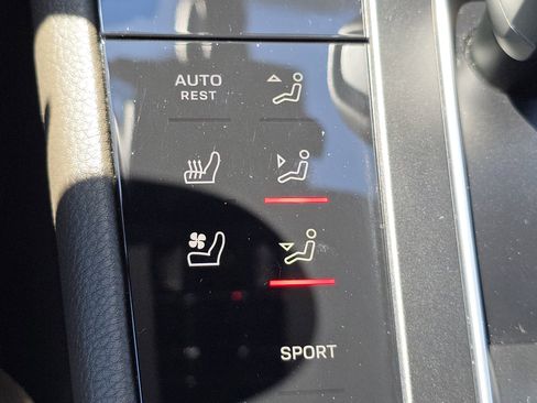 Certified 2023 Porsche Macan AWD/4WD image 17