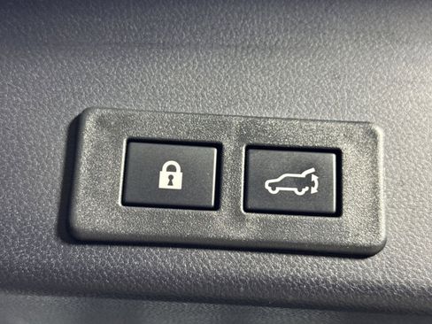 Used 2025 Subaru Ascent Premium image 31