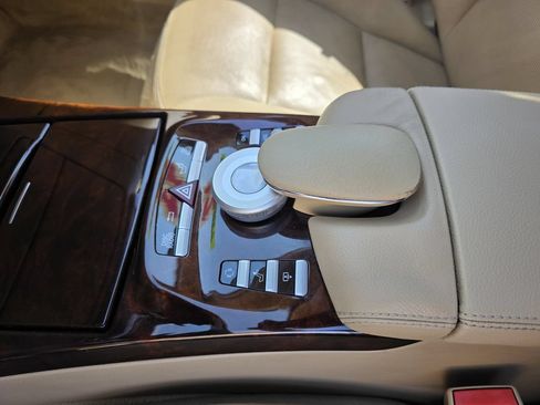 Used 2012 Mercedes-Benz S 550 4MATIC image 29
