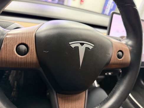 Used 2018 Tesla Model 3 Mid Range image 17