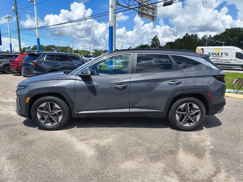 Used 2025 Hyundai Tucson SEL FWD image 3
