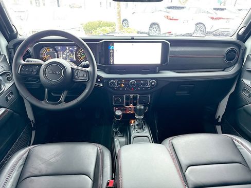 Used 2024 Jeep Wrangler Unlimited Rubicon image 24