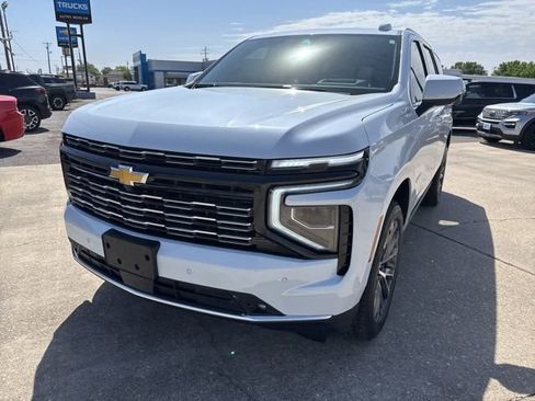 Used 2026 Chevrolet Tahoe High Country AWD/4WD image 4
