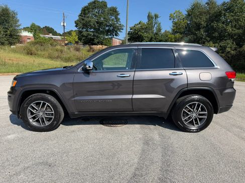 Used 2018 Jeep Grand Cherokee Limited RWD image 2