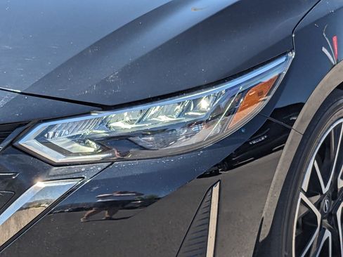 Used 2024 Nissan Sentra SR image 12