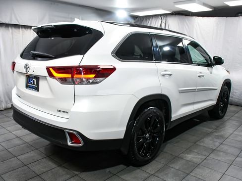 Used 2019 Toyota Highlander SE AWD/4WD image 6