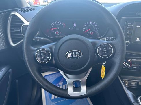 Used 2021 Kia Soul LX image 10