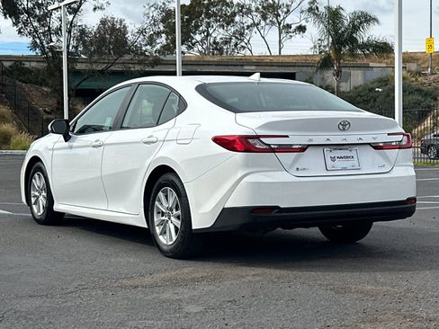 Used 2025 Toyota Camry LE FWD image 3