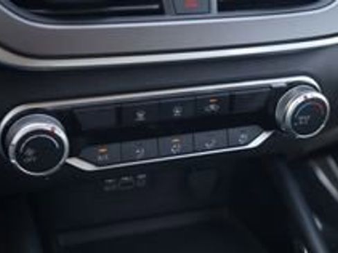 Used 2025 Nissan Altima 2.5 SR FWD image 19