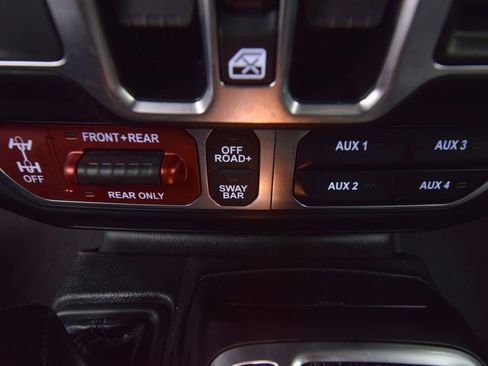 Used 2025 Jeep Gladiator Rubicon image 40