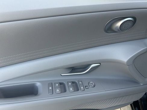 New 2026 Hyundai Elantra SE image 14