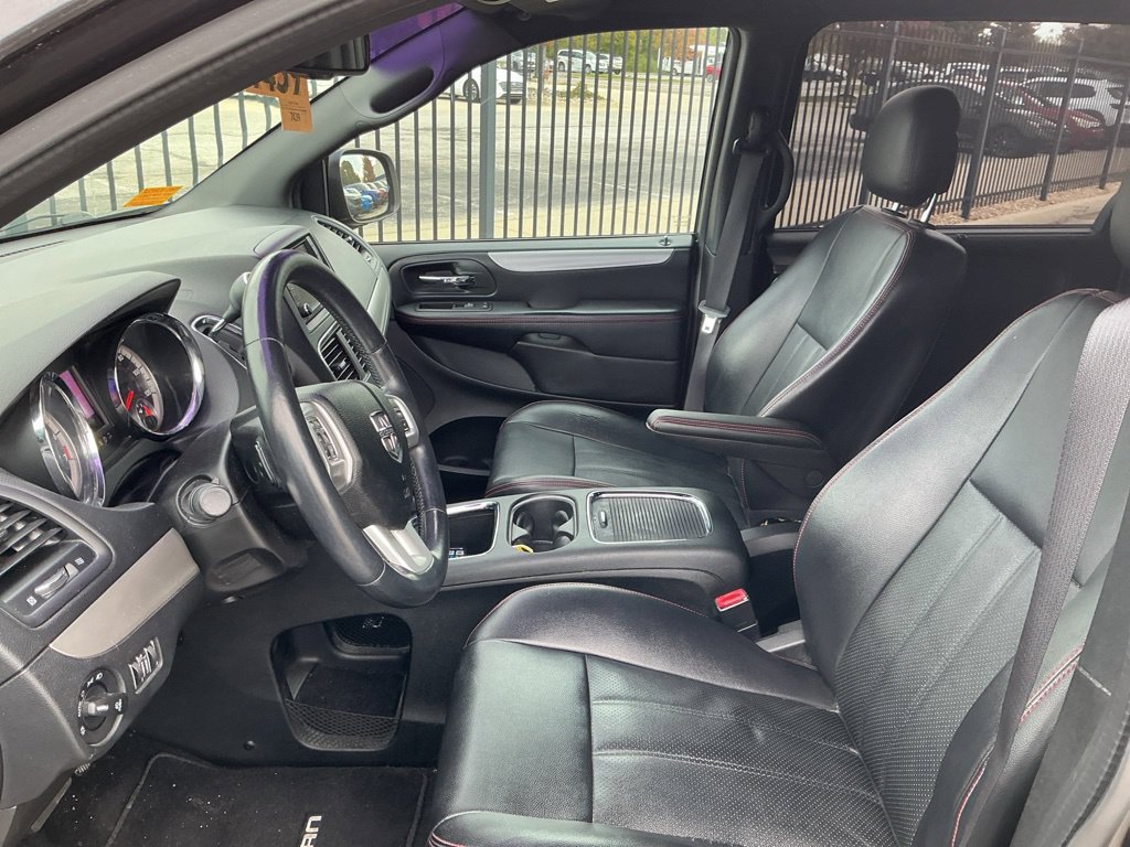Used 2016 Dodge Grand Caravan R/T w/ Driver Convenience Group FWD image 16