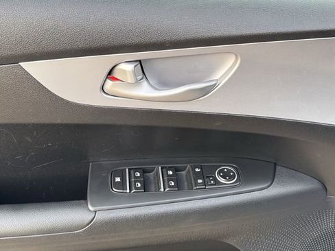 Used 2024 Kia Forte LXS image 19