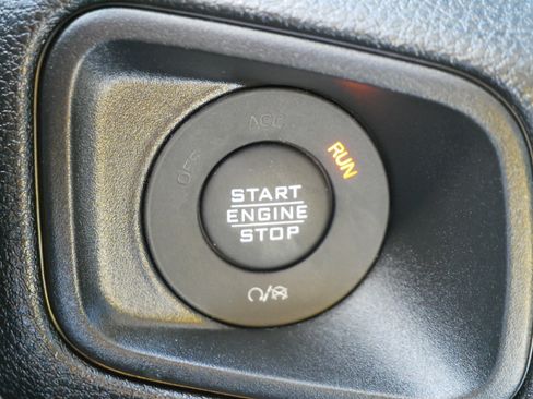 Used 2024 Jeep Wrangler Unlimited Sport AWD/4WD image 30