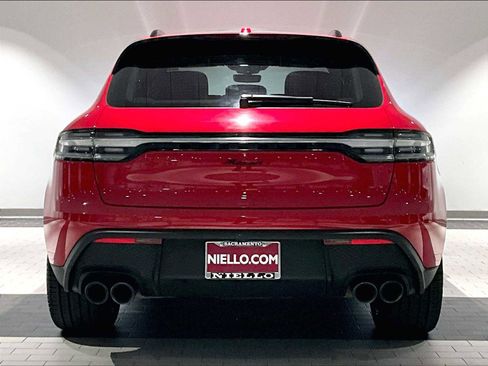 Used 2024 Porsche Macan image 9