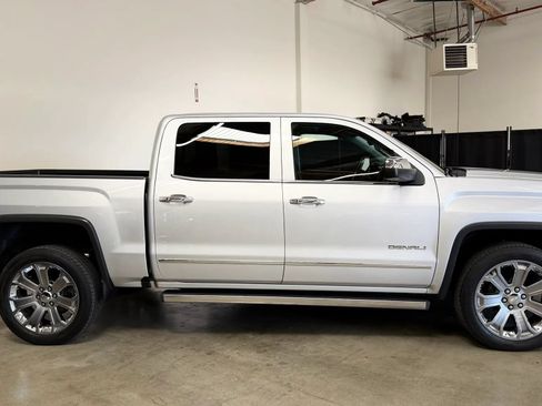 Used 2017 GMC Sierra 1500 Denali w/ Denali Ultimate Package AWD/4WD image 3