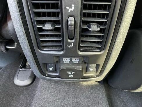 Used 2024 Dodge Durango GT image 29