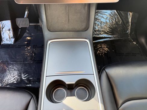 Used 2023 Tesla Model Y Long Range AWD/4WD image 29