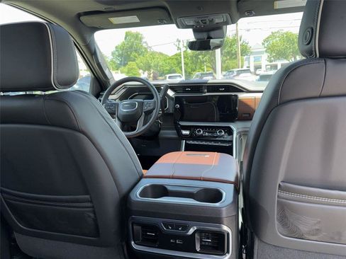 Used 2026 GMC Sierra 3500 Denali Ultimate AWD/4WD image 10