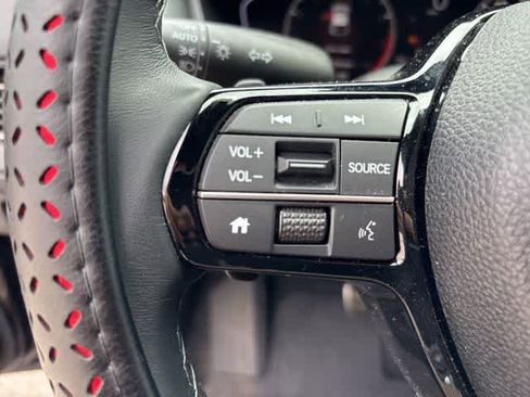 Used 2025 Honda Civic Sport image 12