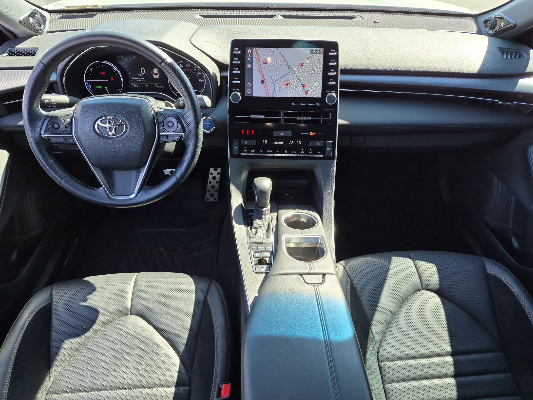 Used 2022 Toyota Avalon XSE FWD image 29