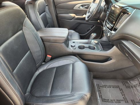 Used 2019 Chevrolet Traverse LT image 14
