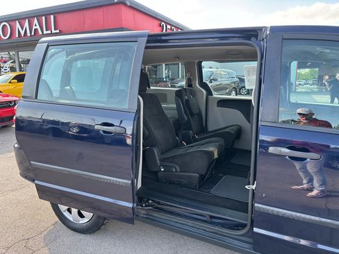 Used 2015 Dodge Grand Caravan American Value Package image 11