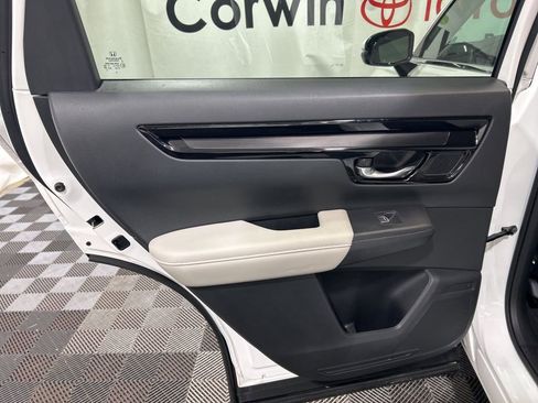 Used 2025 Honda CR-V EX-L image 18