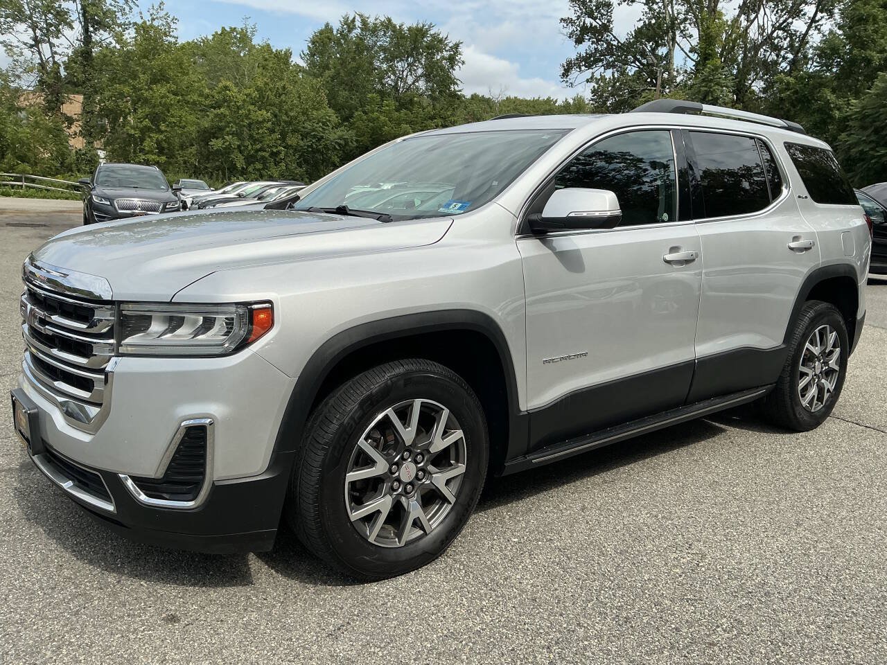 Used 2020 GMC Acadia SLE w/ Driver Convenience Package AWD/4WD image 1
