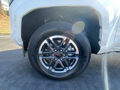 Certified 2025 Toyota Tacoma TRD Sport w/ TRD Sport Upgrade Package image 8