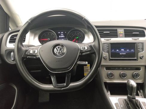 Used 2017 Volkswagen Golf S image 22
