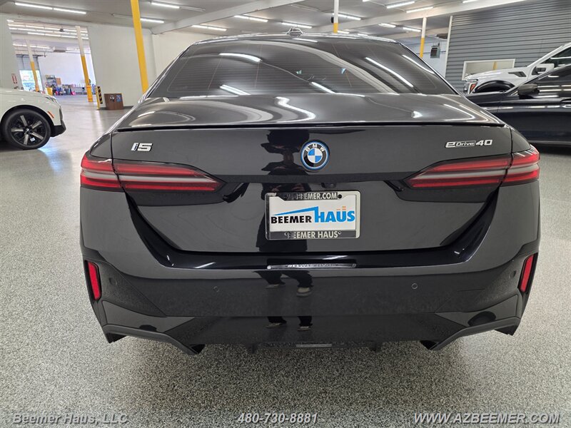 Used 2024 BMW i5 eDrive40i w/ M Sport Package RWD image 7