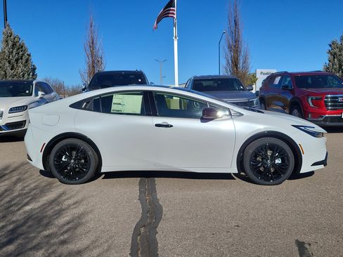 New 2026 Toyota Prius Plug-In Hybrid image 2