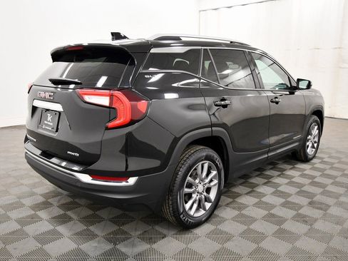 Used 2024 GMC Terrain SLT image 9