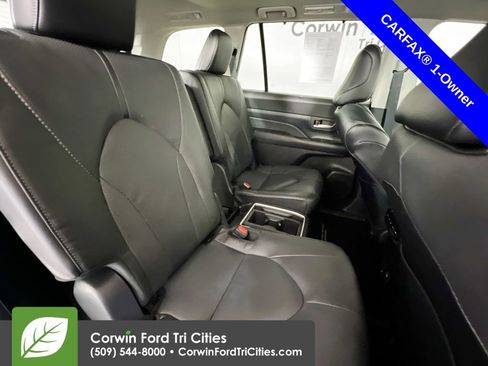 Used 2024 Toyota Grand Highlander AWD image 17