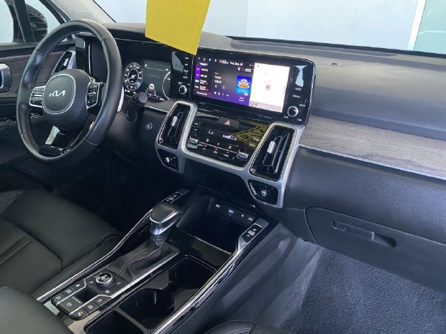 Used 2023 Kia Sorento SX Prestige AWD/4WD image 11