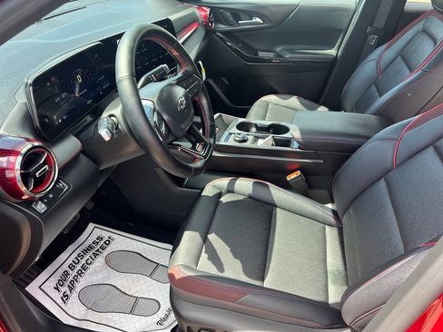 Used 2026 Chevrolet Equinox RS w/ LPO, Floor Liner Package FWD image 10
