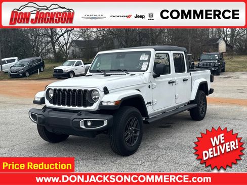 Used 2025 Jeep Gladiator Sport AWD/4WD image 1
