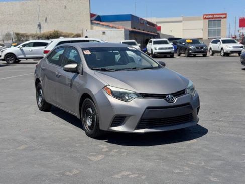 Used 2015 Toyota Corolla LE FWD image 1
