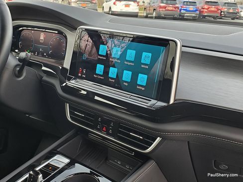 Used 2025 Volkswagen Atlas Cross Sport SE image 33