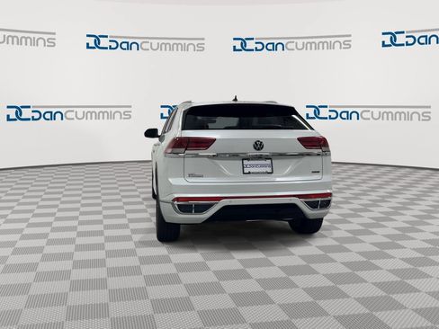Used 2022 Volkswagen Atlas Cross Sport SEL R-Line AWD/4WD image 7