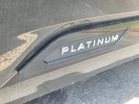Used 2023 Toyota Sequoia Platinum AWD/4WD image 7