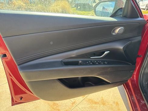 Used 2024 Hyundai Elantra Limited image 23