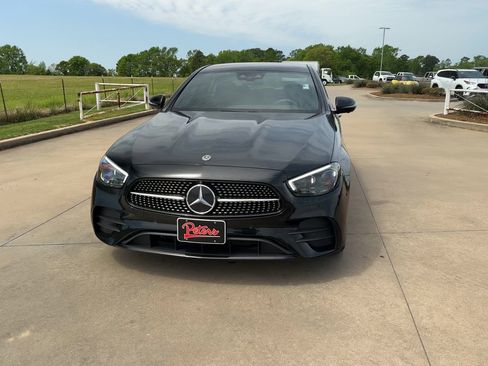 Used 2021 Mercedes-Benz E 350 4MATIC Sedan image 3