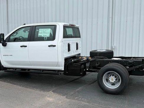 New 2026 Chevrolet Silverado 3500 W/T RWD image 2