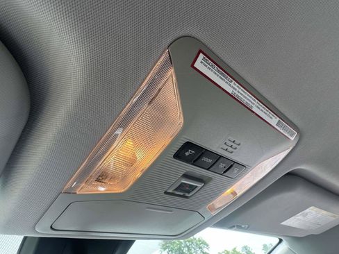 Certified 2021 Toyota RAV4 LE AWD/4WD image 26